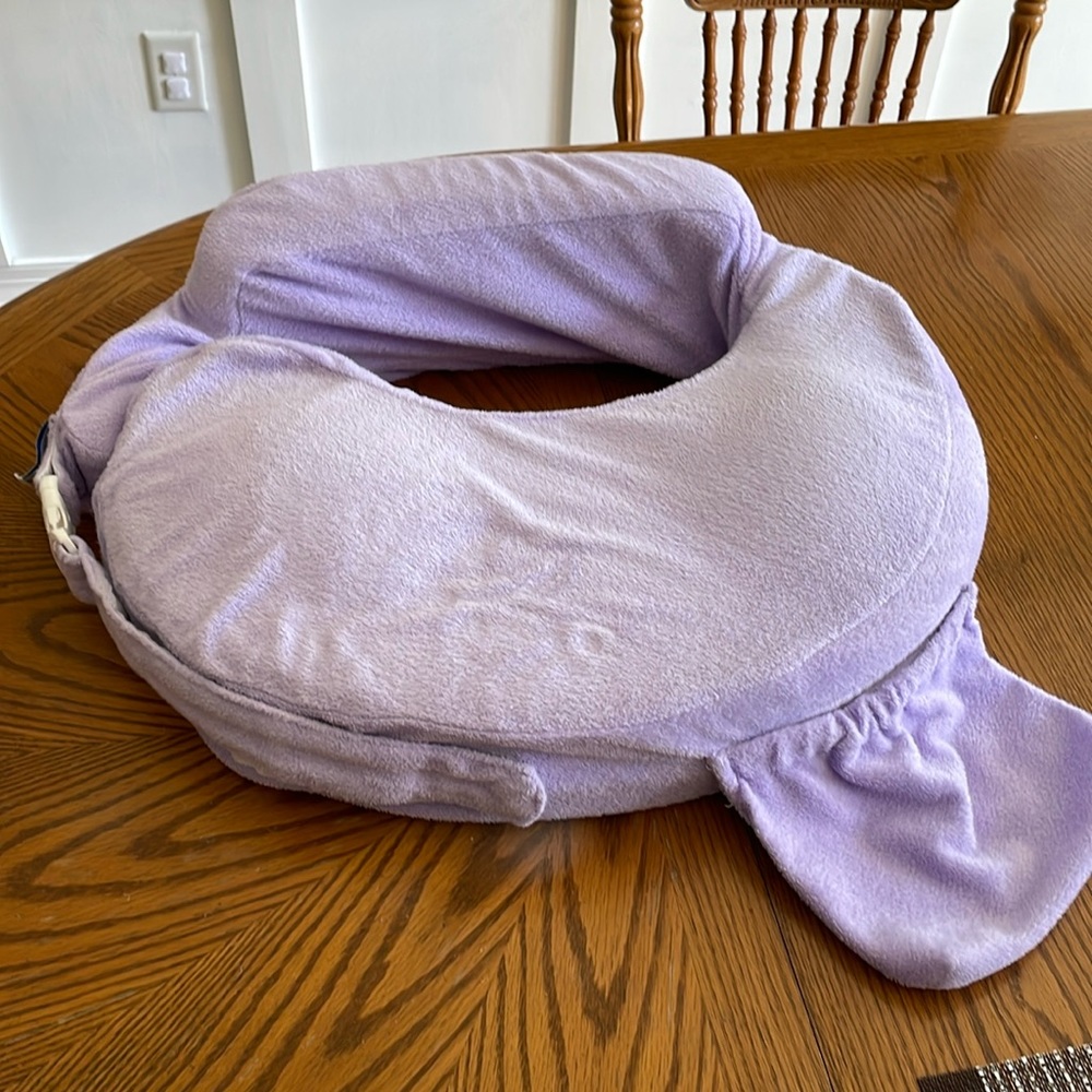 Purple My Brestfriend nursing pillow